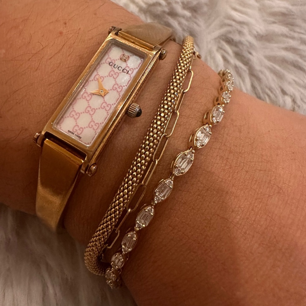 🎀 Pink Gucci Watch Rose Gold vintage designer watch GG watch bracelet watch - Picture 17 of 17